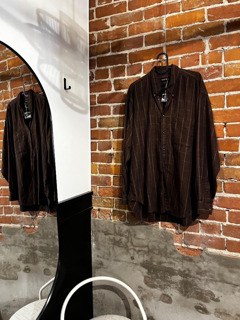 Vitnage North 44 Brown Plaid Button Up Shirt - Picture 2 of 4